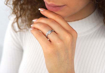 Ring aus Weißgold mit Zanita-Diamanten von 0,140 ct